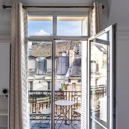 Appartement Champs Elysées Parigi Esterno foto