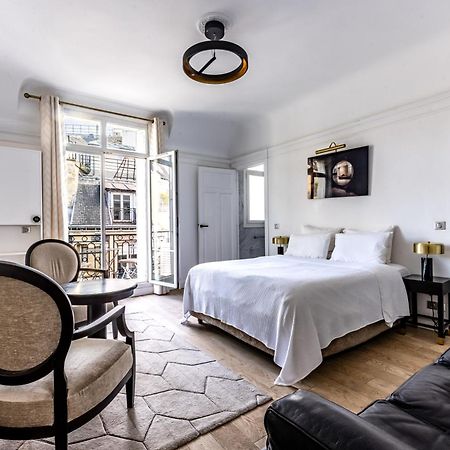 Appartement Champs Elysées Parigi Esterno foto
