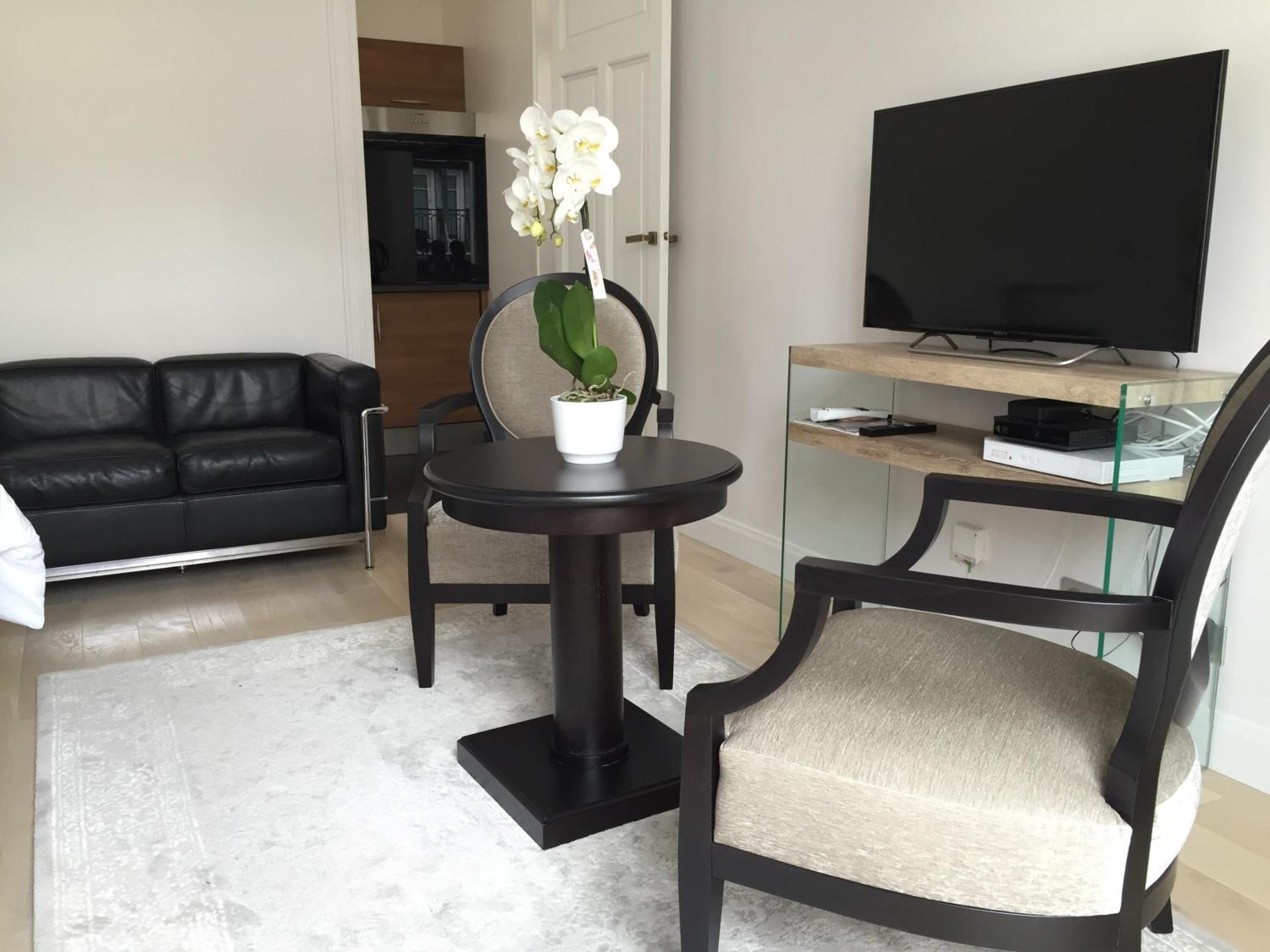 Appartement Champs Elysées Parigi Esterno foto
