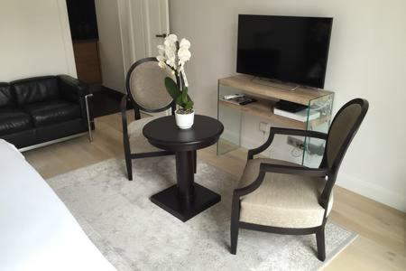 Appartement Champs Elysées Parigi Esterno foto